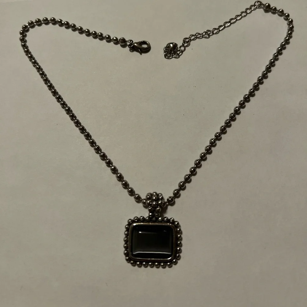 Square cats eye glass necklace - Picture 4 of 5